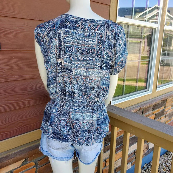 Esprit - Tie Waist Peplum Blouse - Blue and Coral Floral Patterned - Size 6 EUC - Picture 3 of 15